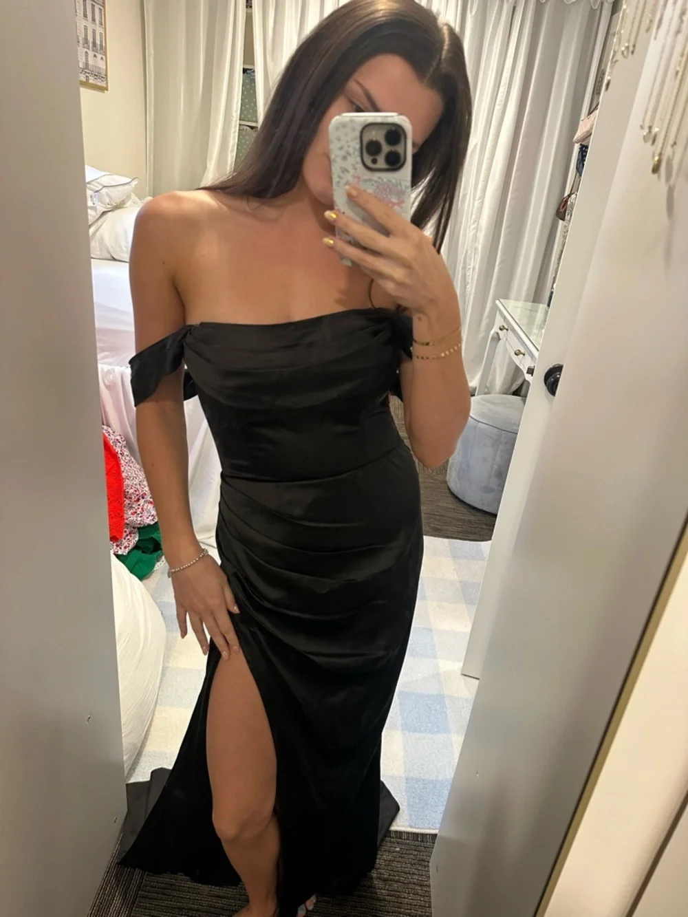 Lulu's Black One-Shoulder Evening Gown with High Slit - Picture 2 of 8